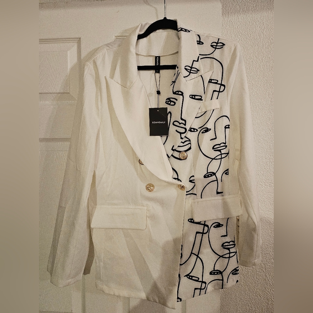 KOANDAILY Double Breasted White & Black Graphic Art Blazer Very Good Condition